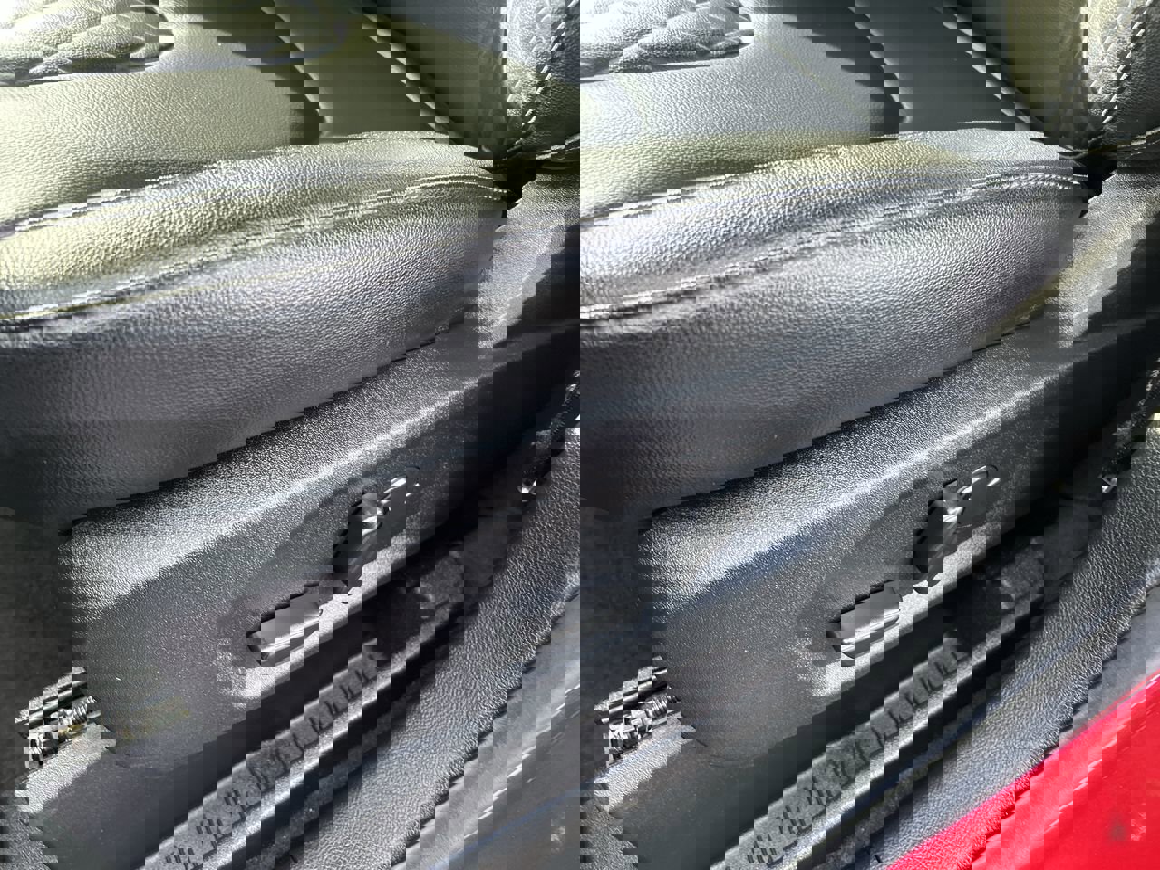 Used 2024 Ford Edge Titanium image 23