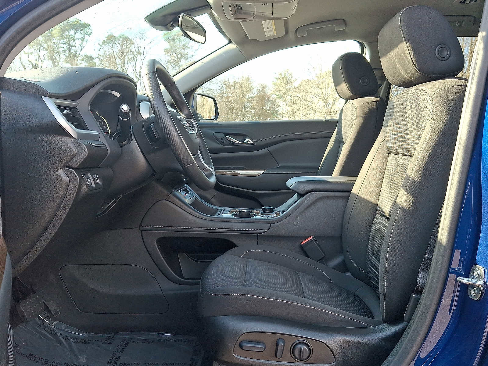 Certified 2023 GMC Acadia SLE w/ Driver Convenience Package image 17