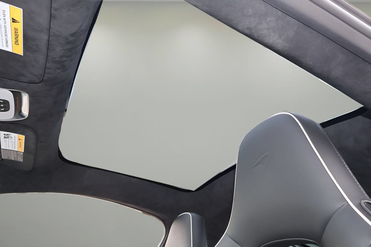 Used 2023 McLaren GT RWD image 22
