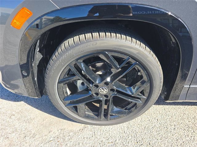 New 2026 Volkswagen Tiguan SE R-Line FWD image 7