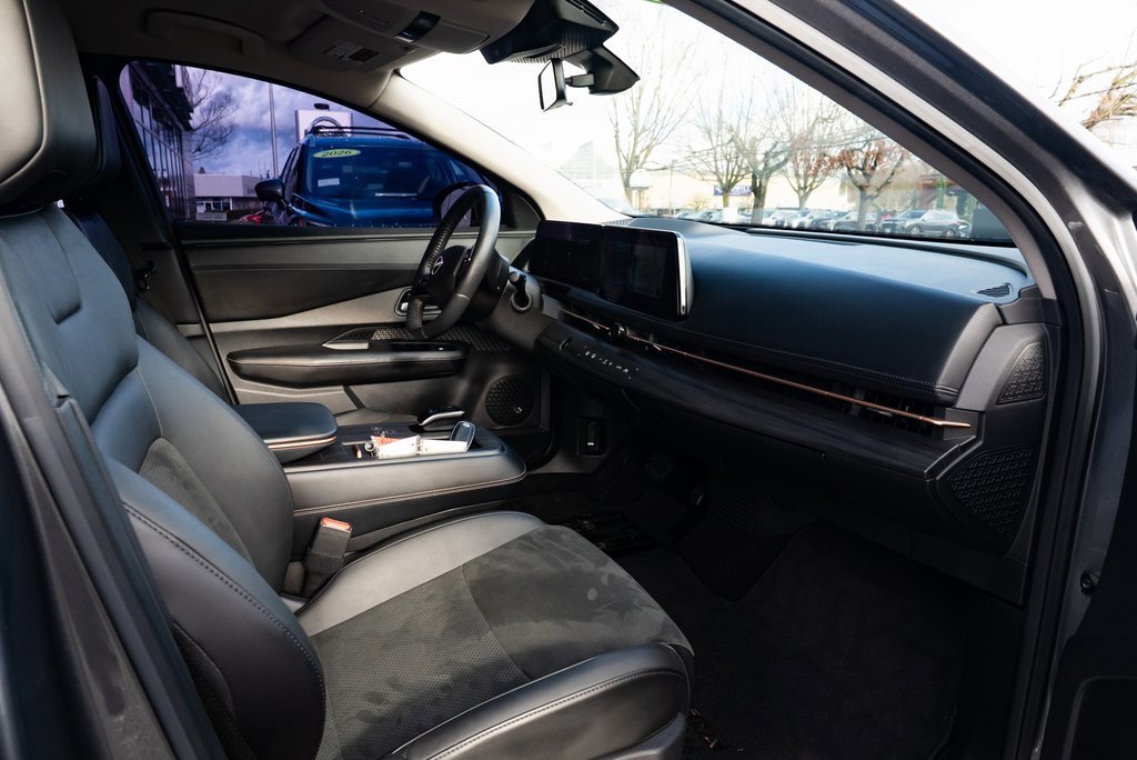 Used 2024 Nissan Ariya AWD image 25