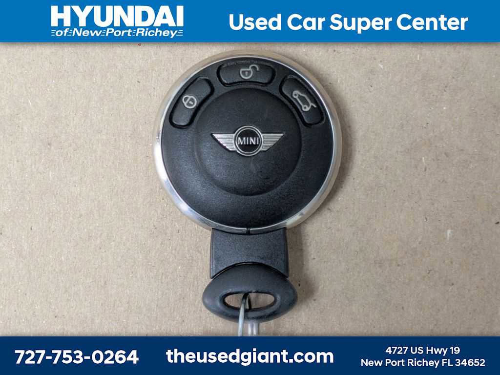 Used 2009 MINI Cooper Convertible w/ Cold Weather Pkg FWD image 32