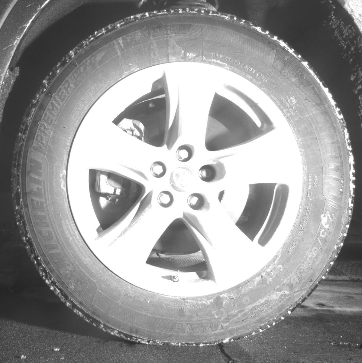 Used 2025 Toyota Highlander LE FWD image 12