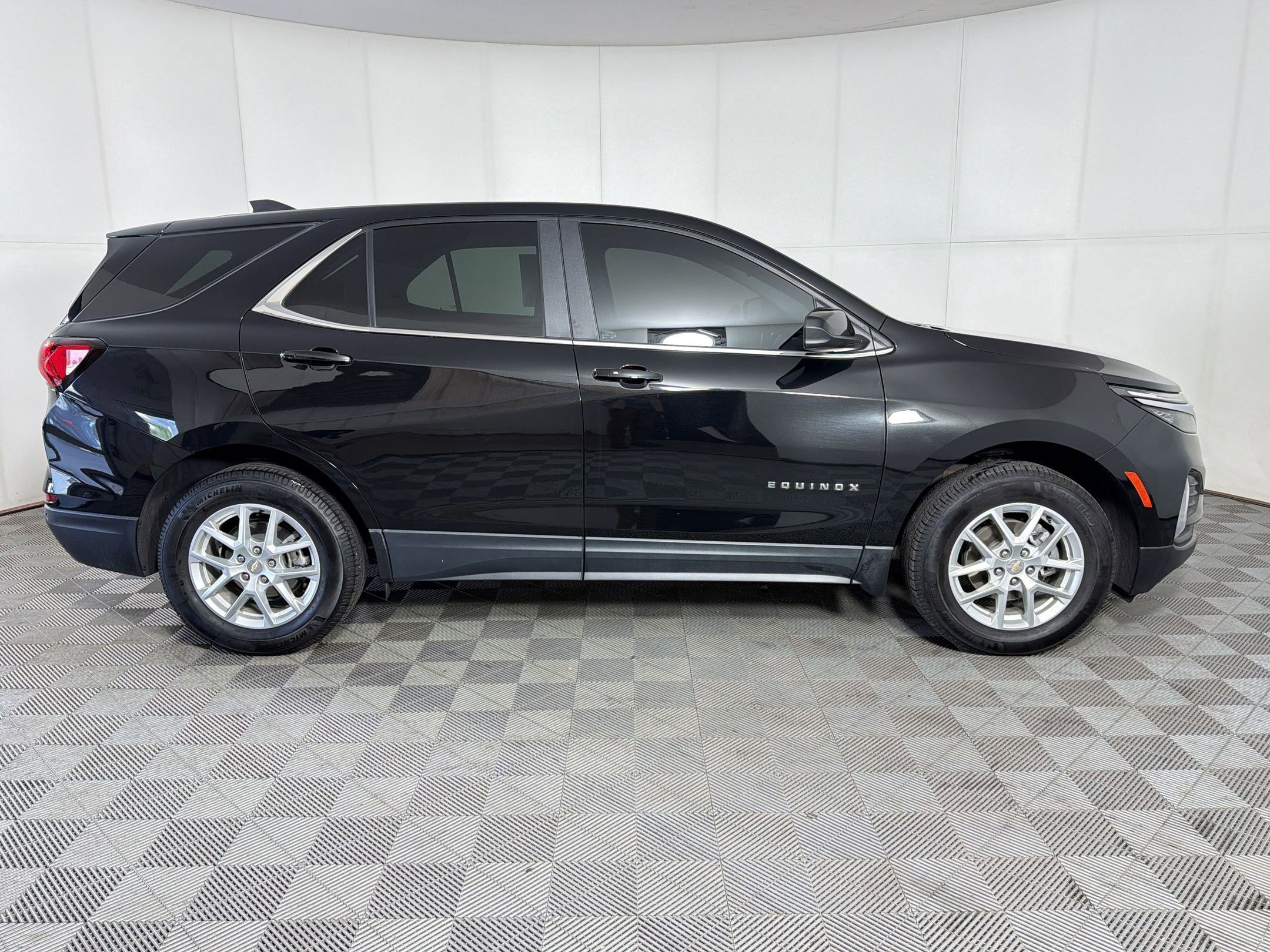 Used 2022 Chevrolet Equinox LT AWD/4WD image 8