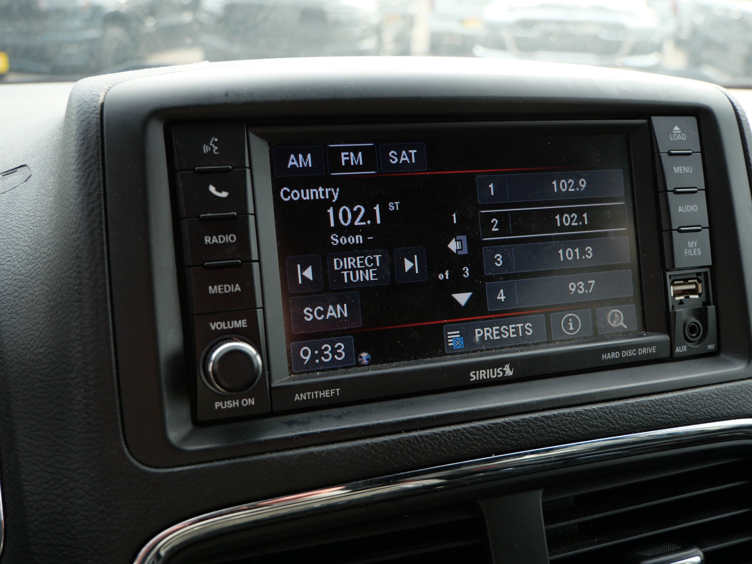 Used 2018 Dodge Grand Caravan SXT FWD image 24