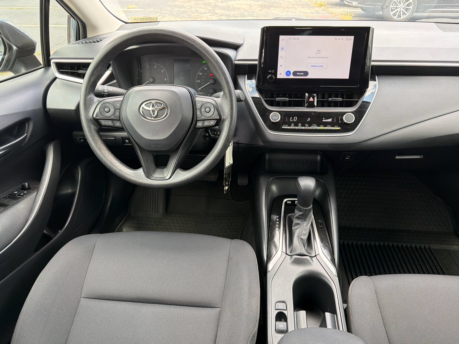 Used 2025 Toyota Corolla LE FWD image 25