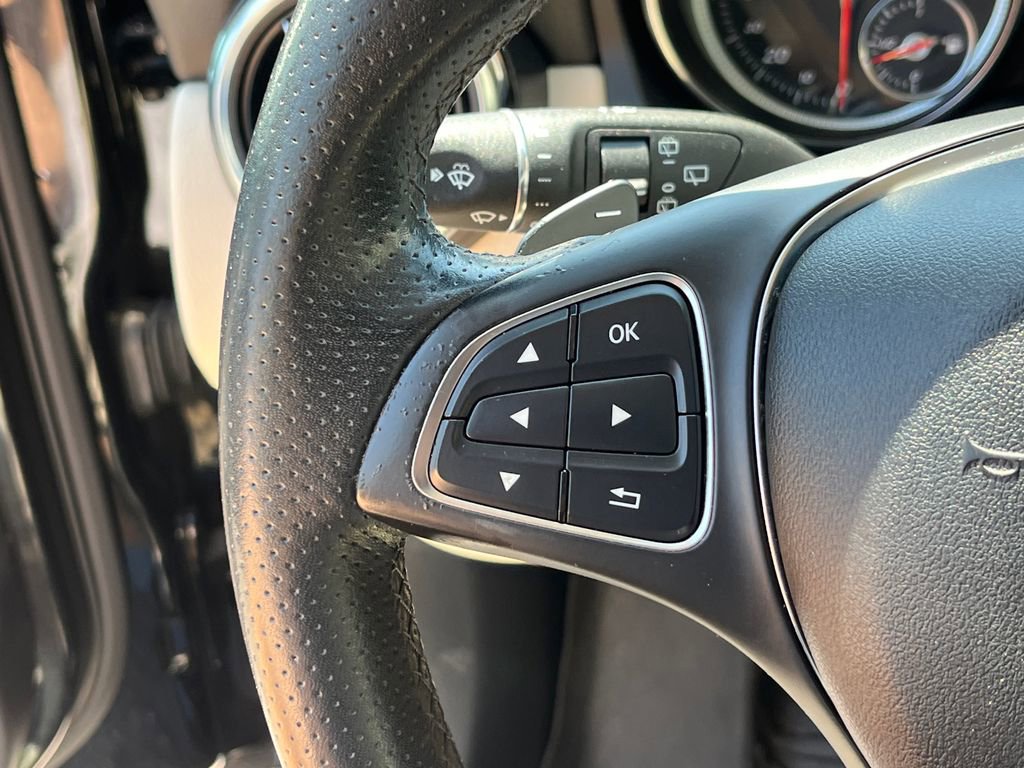 Used 2018 Mercedes-Benz GLA 250 4MATIC image 13