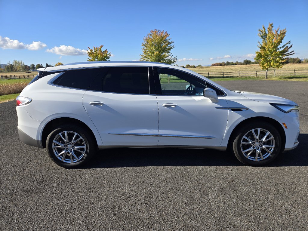 Used 2022 Buick Enclave Premium AWD/4WD image 4