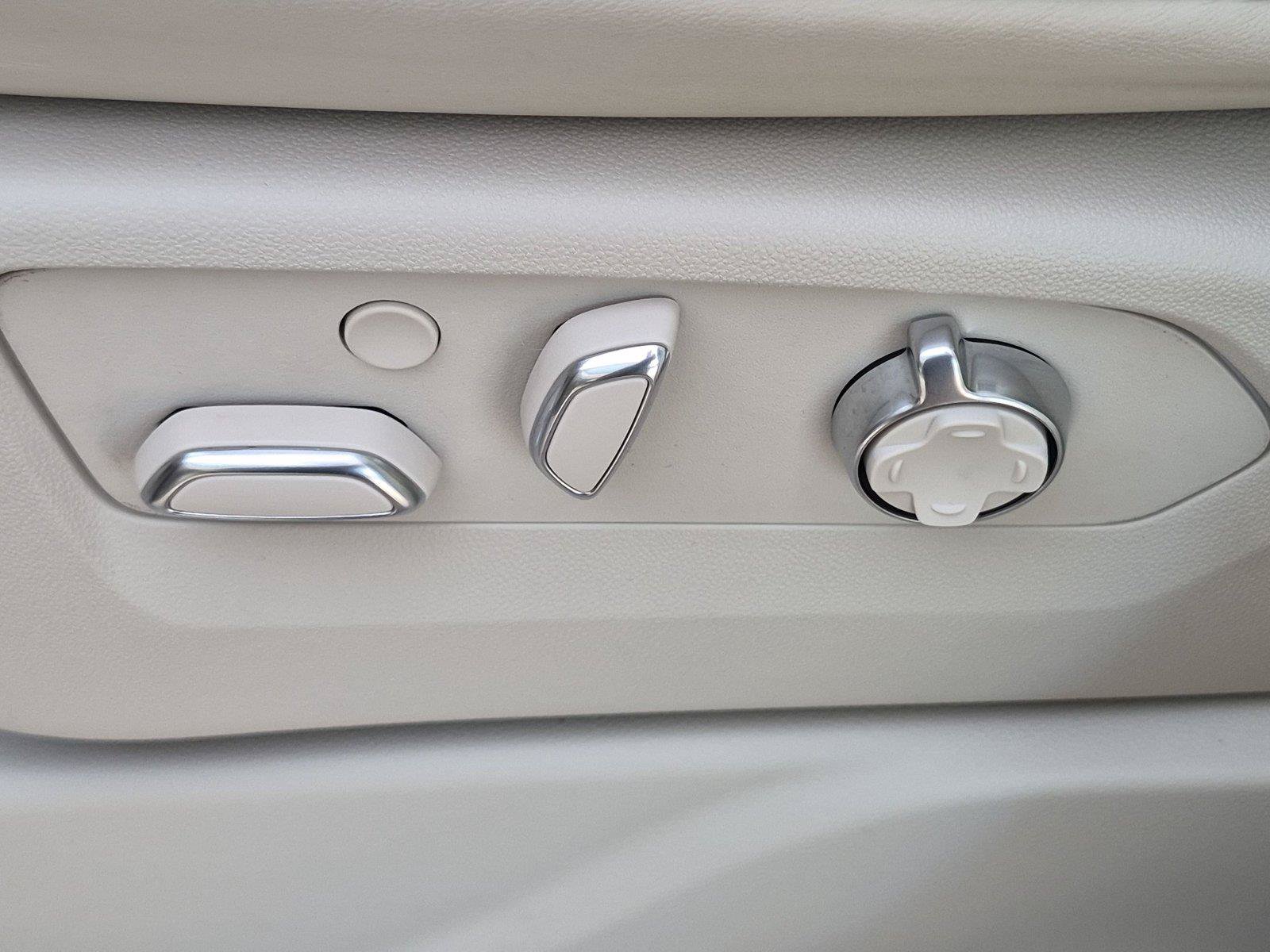 Certified 2025 Cadillac Escalade Sport Platinum w/ LPO, Floor Liner Package AWD/4WD image 27