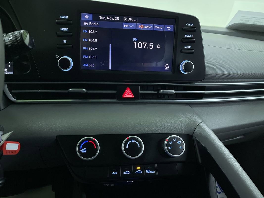 Used 2021 Hyundai Elantra SE image 20