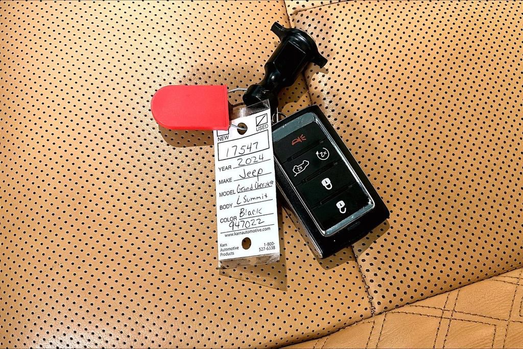 Used 2024 Jeep Grand Cherokee L Summit w/ Advanced Protech Group IV image 10