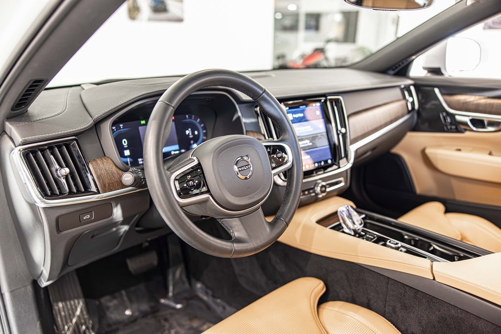 Used 2023 Volvo V90 B6 Cross Country Ultimate w/ Climate Package image 21