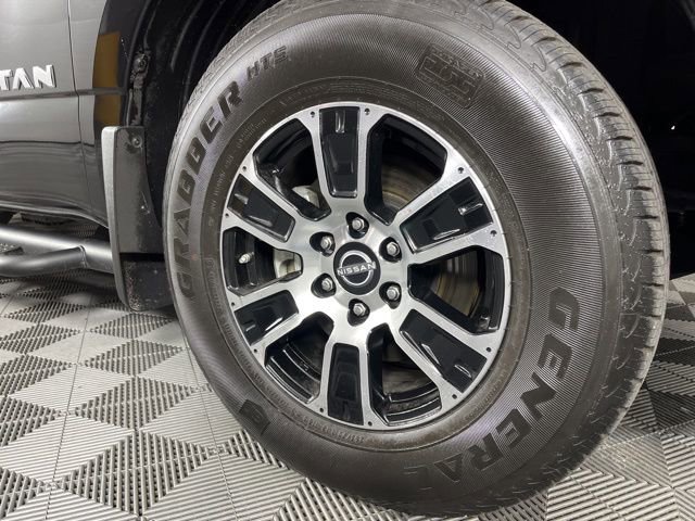 Used 2024 Nissan Titan SV w/ SV Convenience Package image 14
