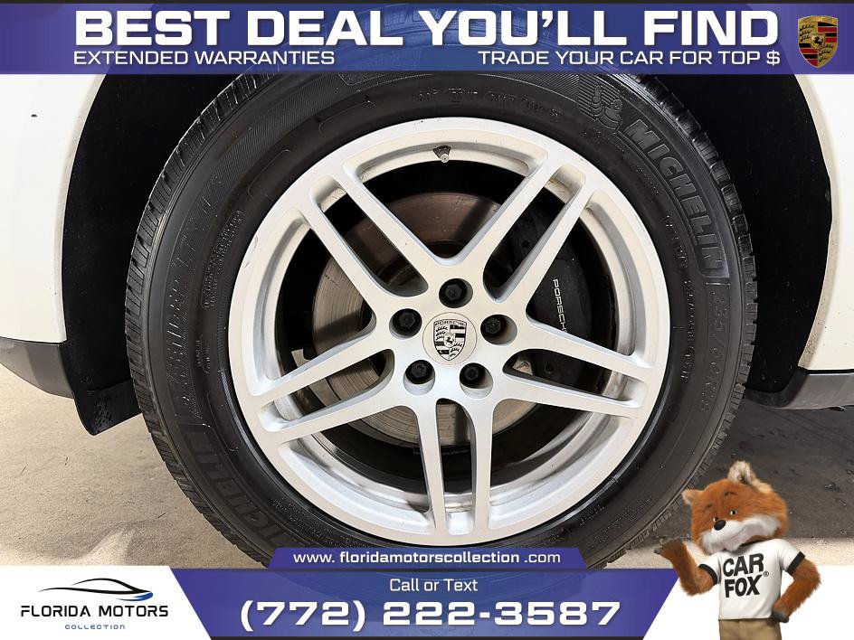 Used 2017 Porsche Macan w/ Driver Memory Package AWD/4WD image 33