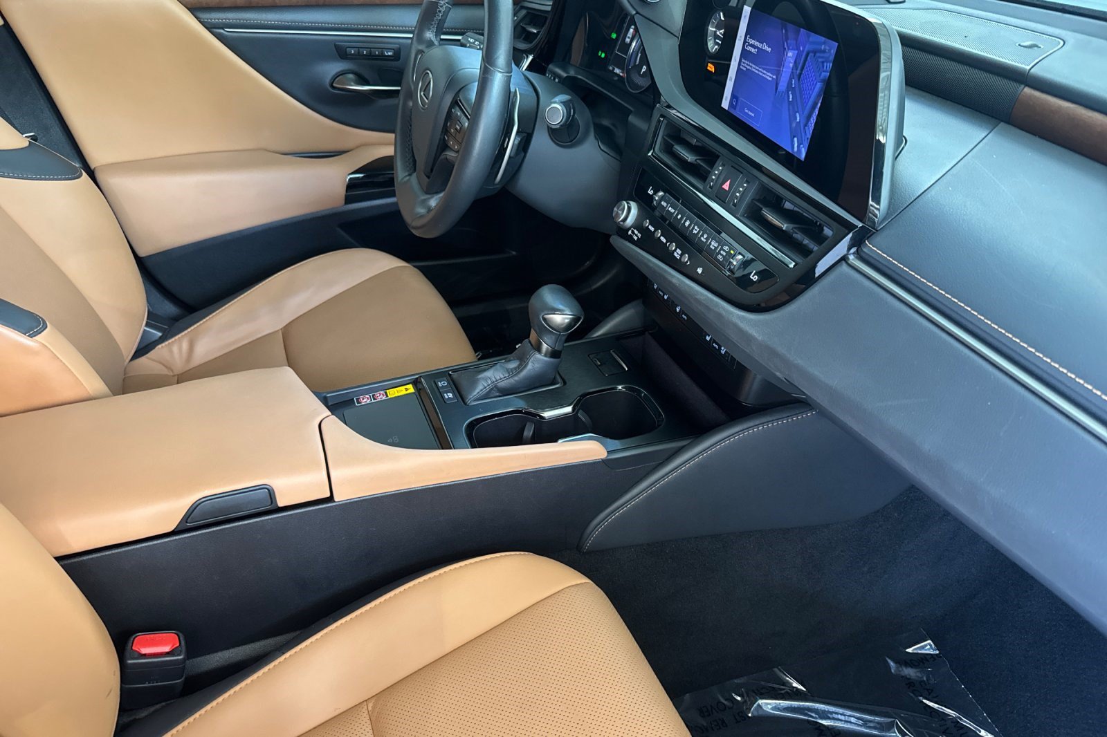 Certified 2024 Lexus ES 300h w/ Premium Package FWD image 19
