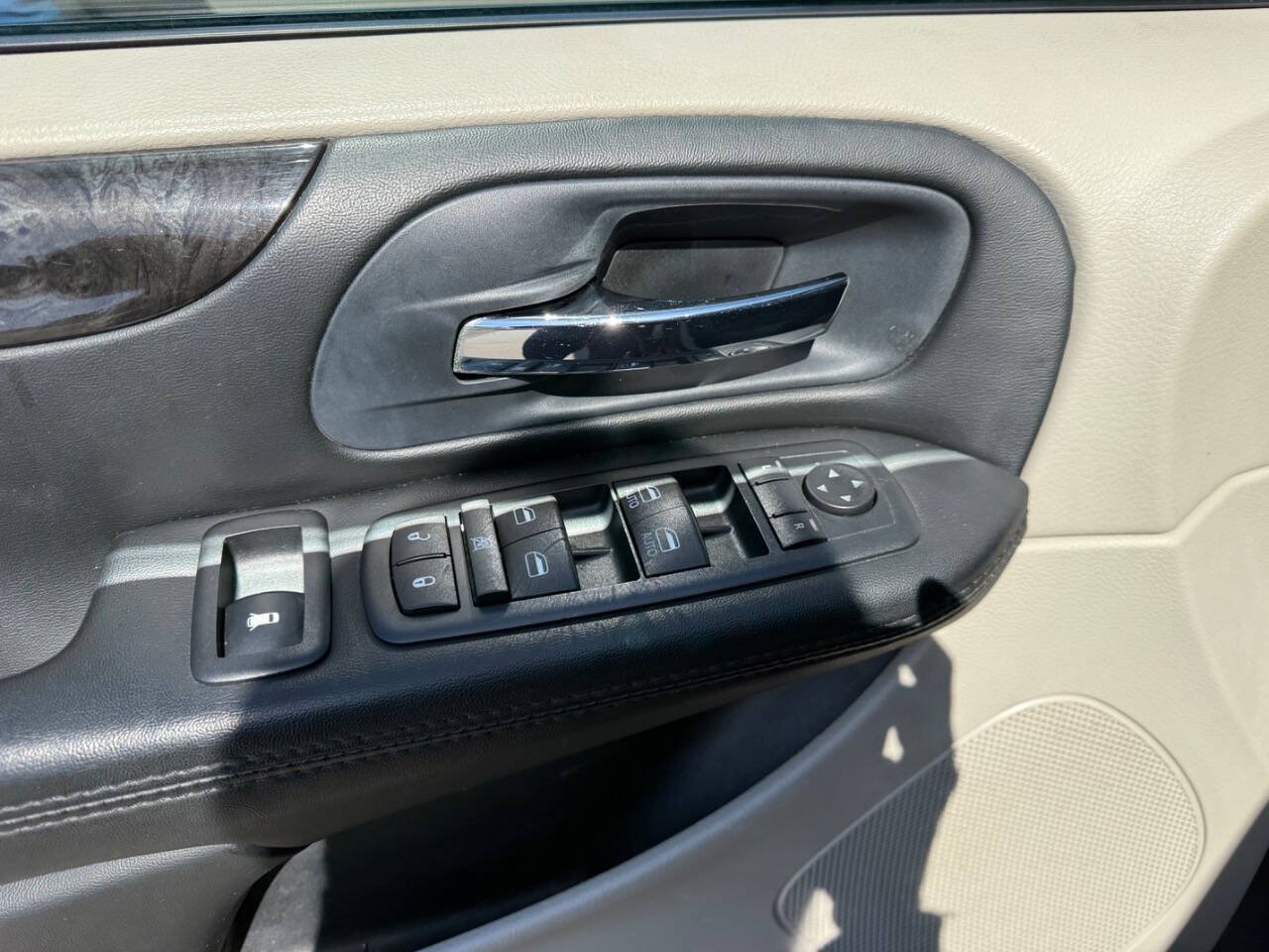 Used 2017 Dodge Grand Caravan SE w/ Power Window Group FWD image 7