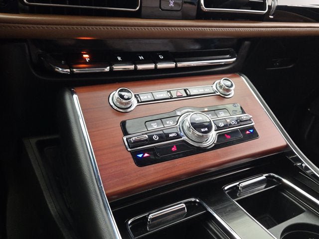 Used 2022 Lincoln Aviator Reserve AWD/4WD image 23