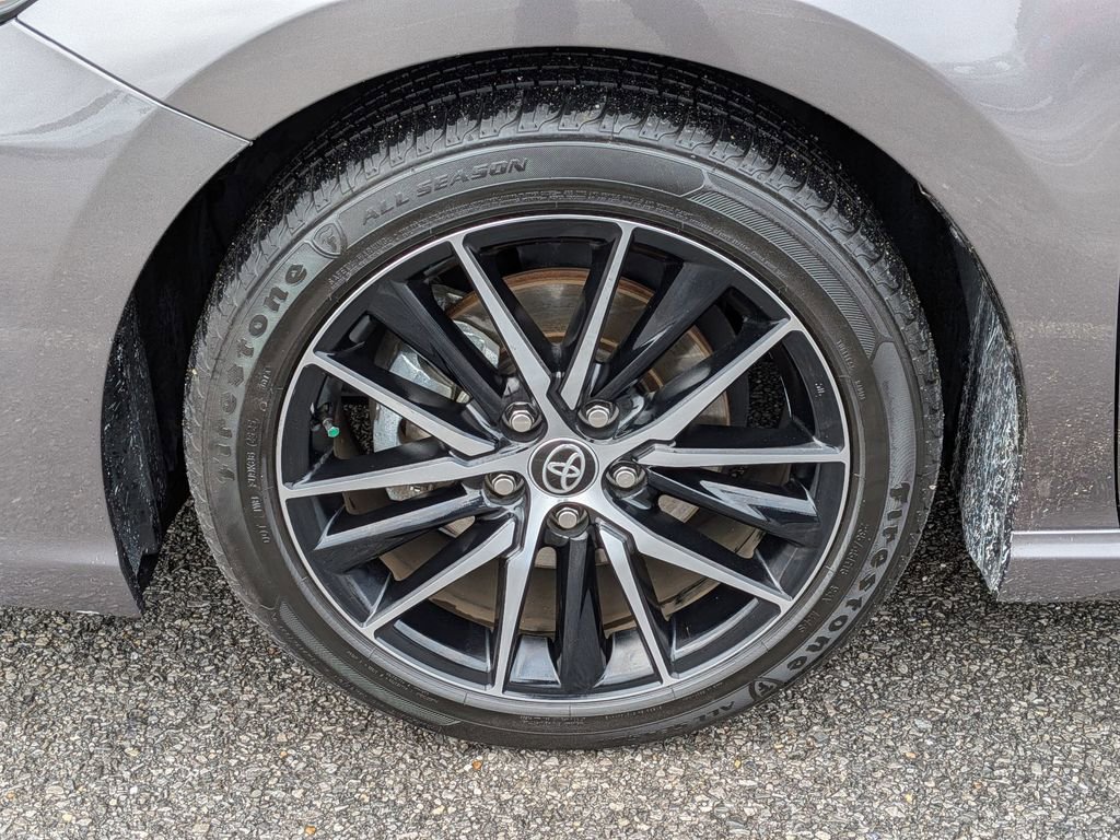 Used 2024 Toyota Camry SE image 11