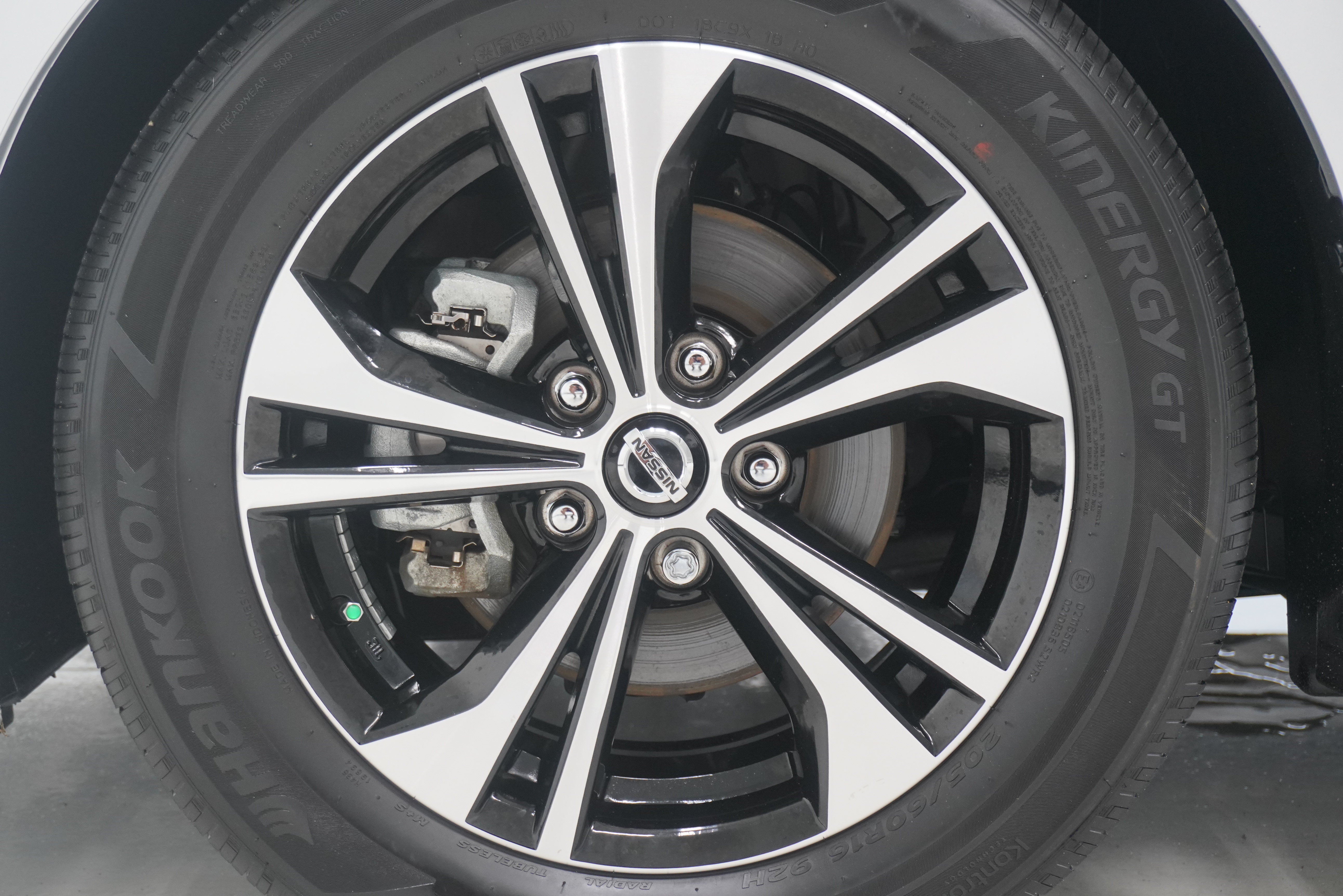 Used 2023 Nissan Sentra SV FWD image 23