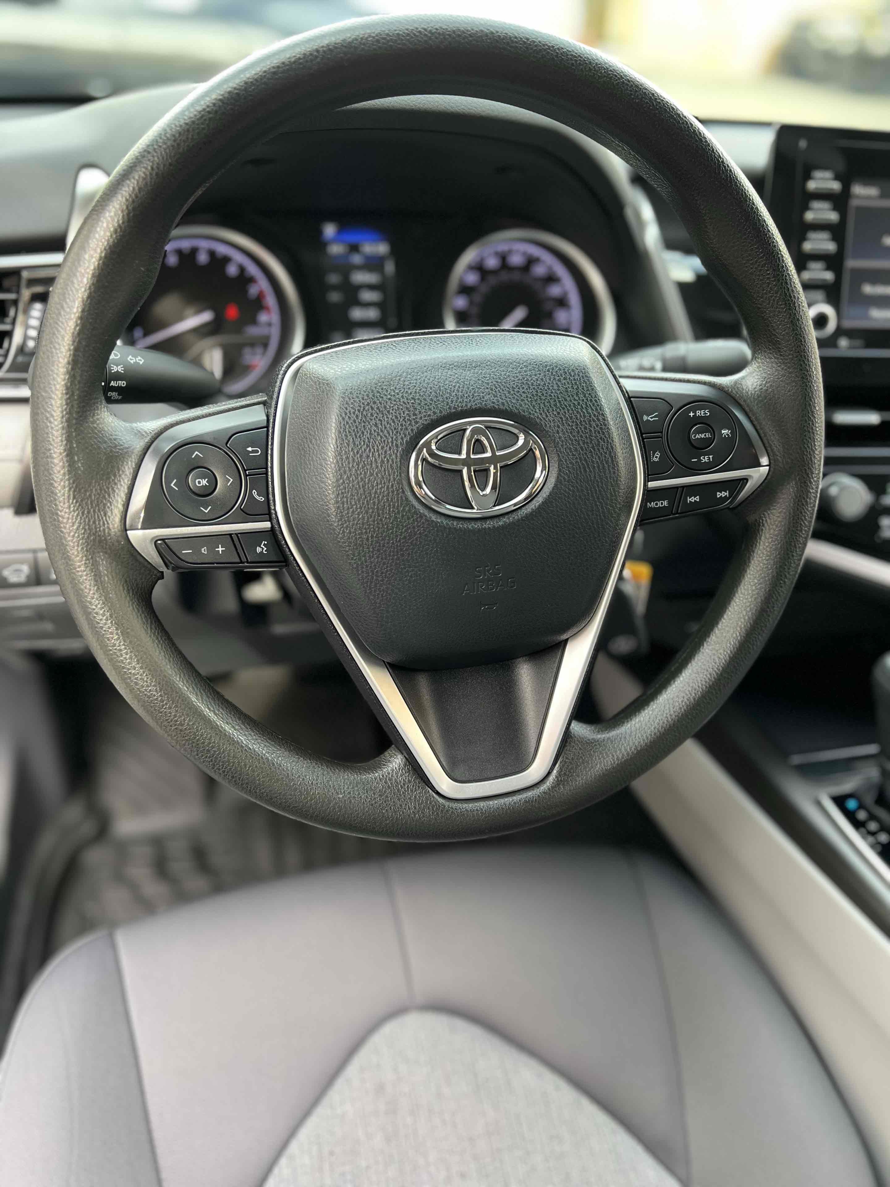 Used 2021 Toyota Camry LE image 28