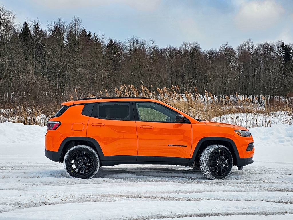 New 2026 Jeep Compass Latitude image 3