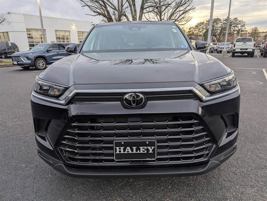 Used 2025 Toyota Grand Highlander AWD image 3