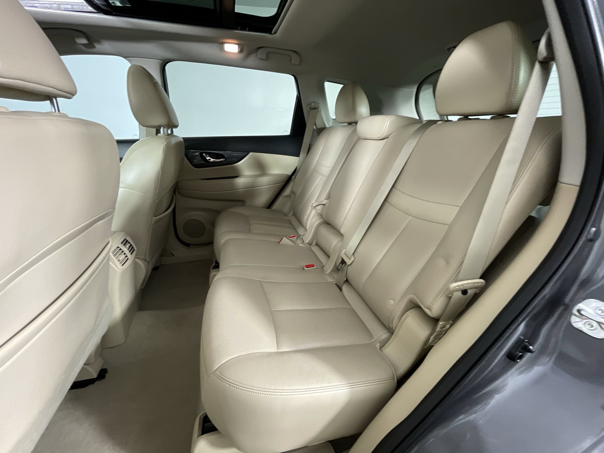 Used 2015 Nissan Rogue SL w/ SL Premium Package AWD/4WD image 22
