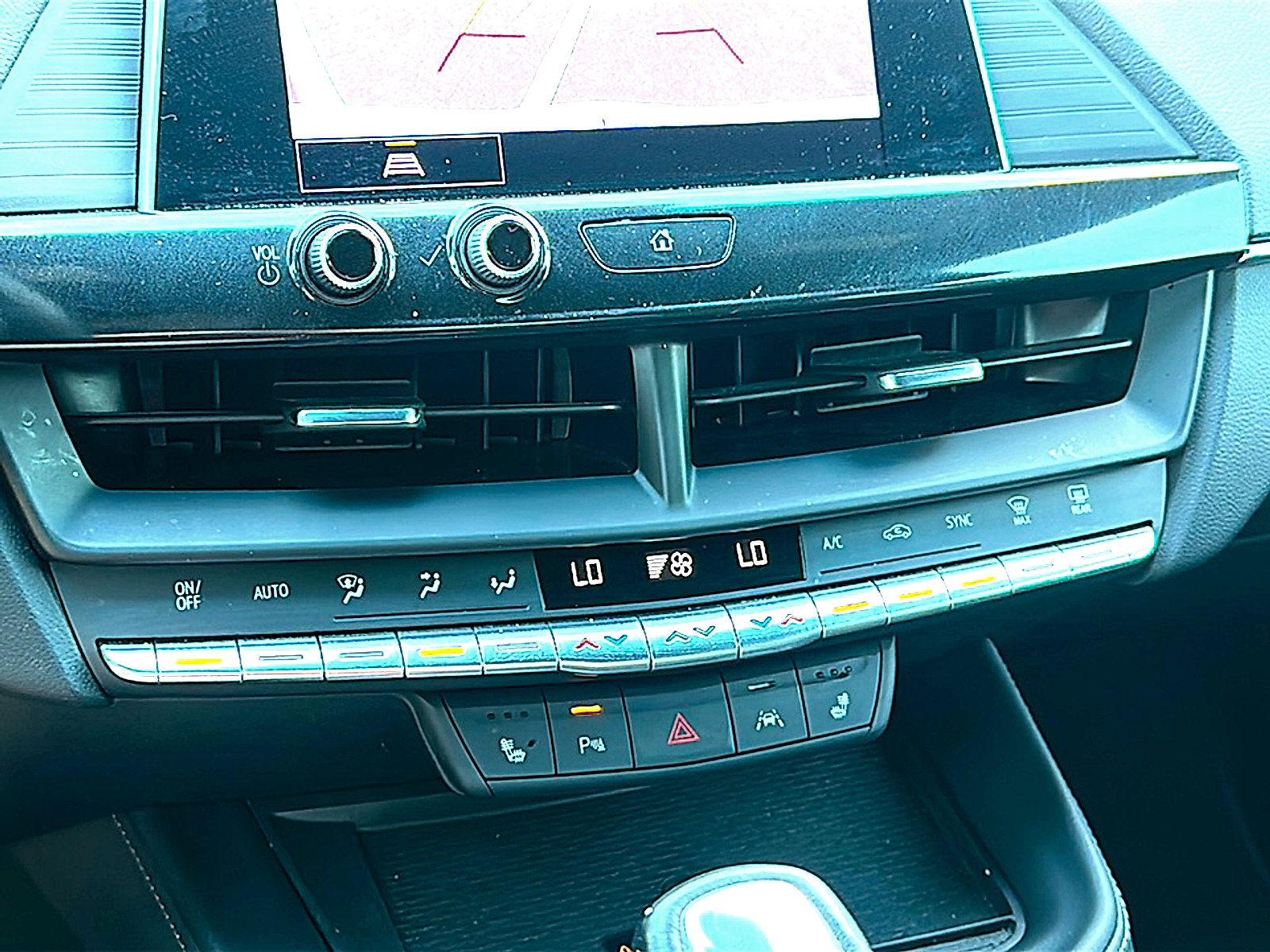 Used 2024 Cadillac CT4 Luxury w/ Cold Weather Package RWD image 33