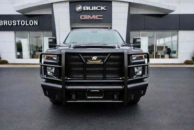 Used 2024 Chevrolet Silverado 2500 Custom w/ Custom Convenience Package image 3