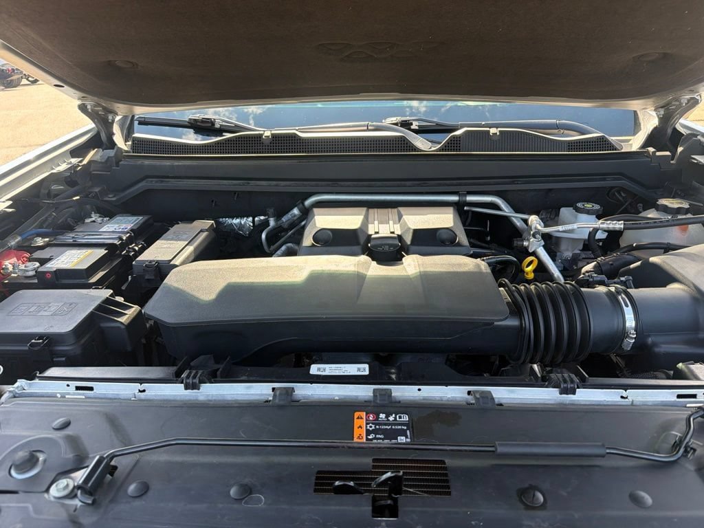 Certified 2025 Chevrolet Colorado ZR2 w/ Technology Package AWD/4WD image 37