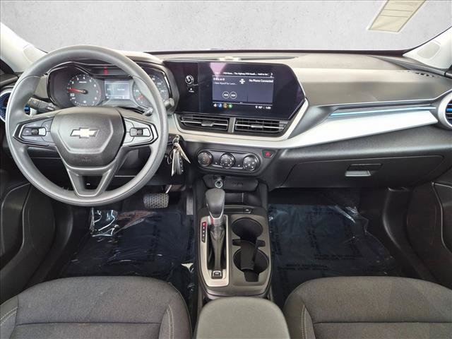 Used 2025 Chevrolet Trax LS w/ LS Convenience Package FWD image 17