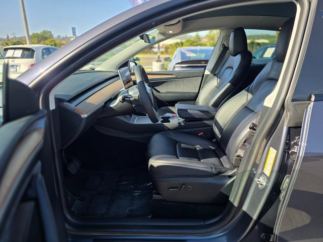 Used 2023 Tesla Model Y 2WD image 15