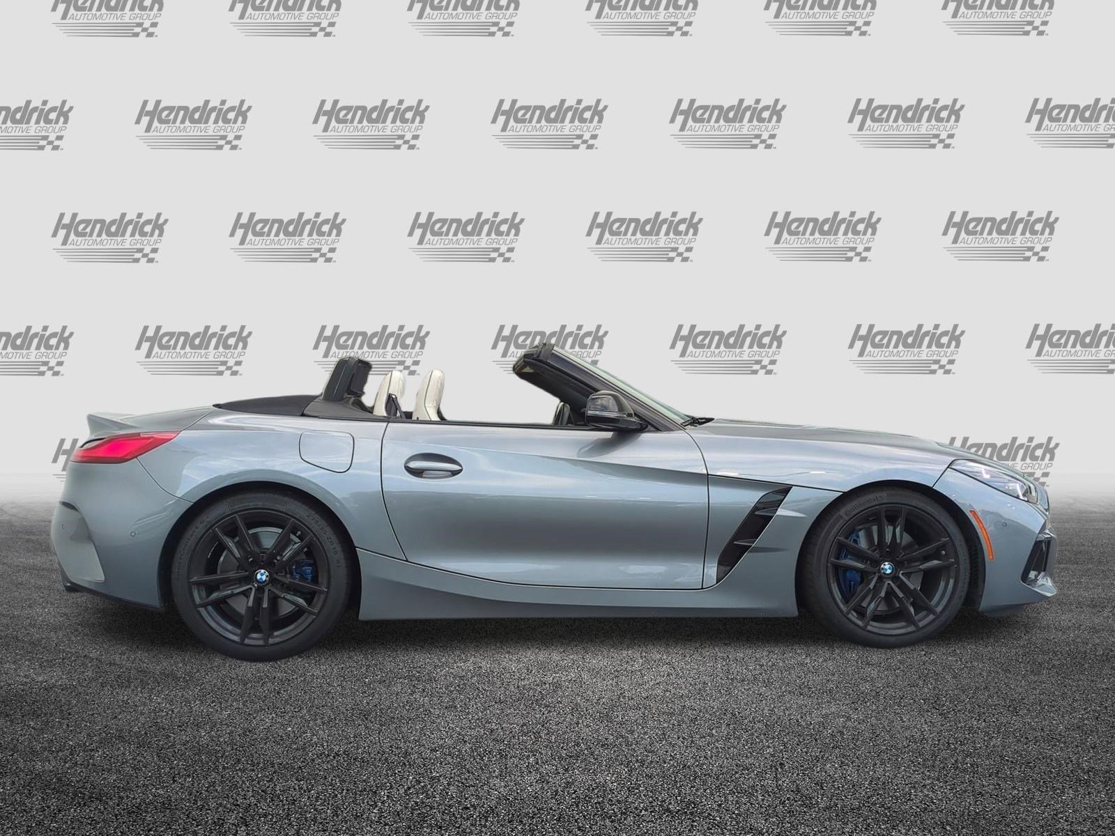 Used 2024 BMW Z4 M40i w/ Premium Package RWD image 28