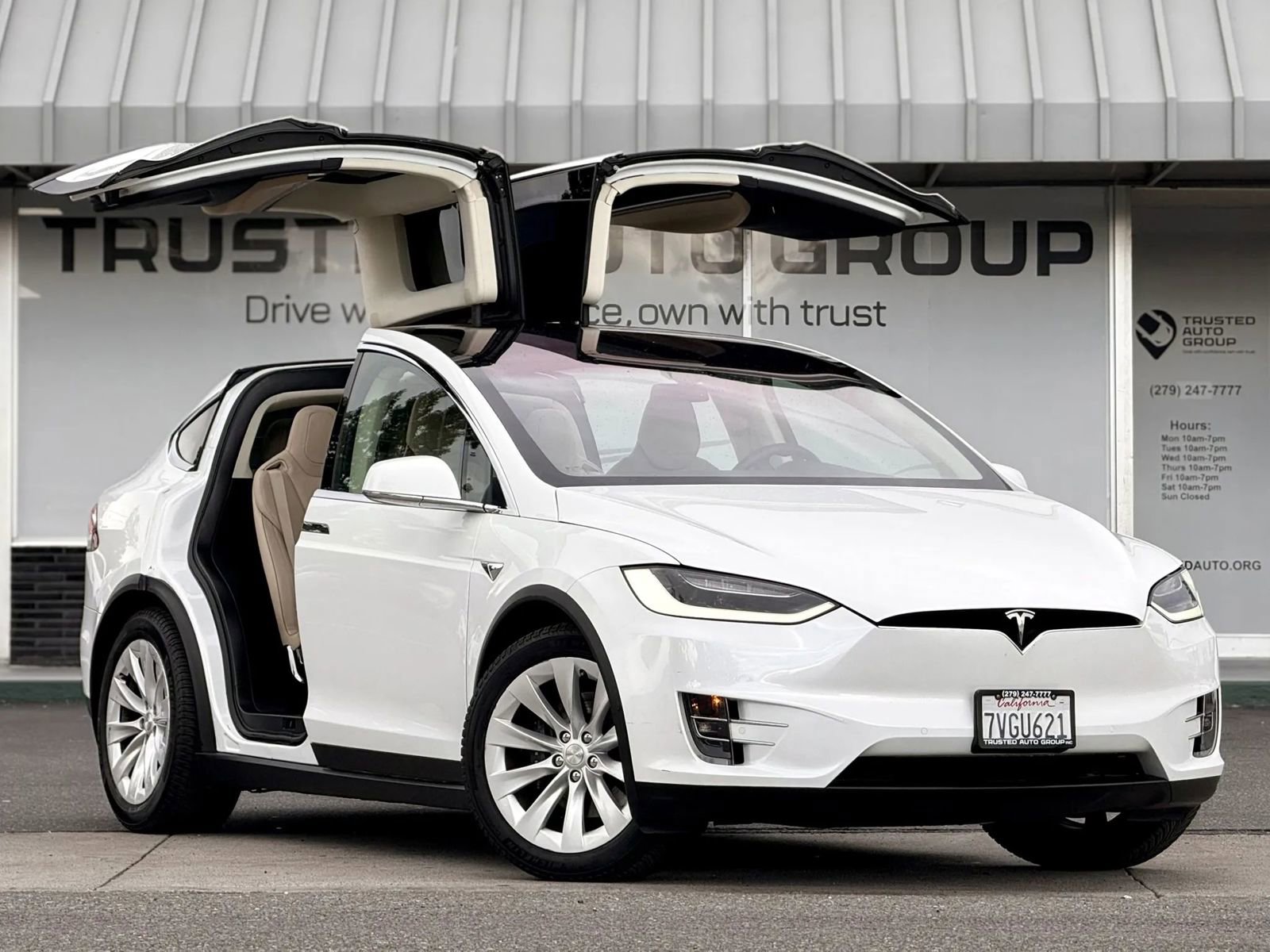 Used 2016 Tesla Model X 90D image 2
