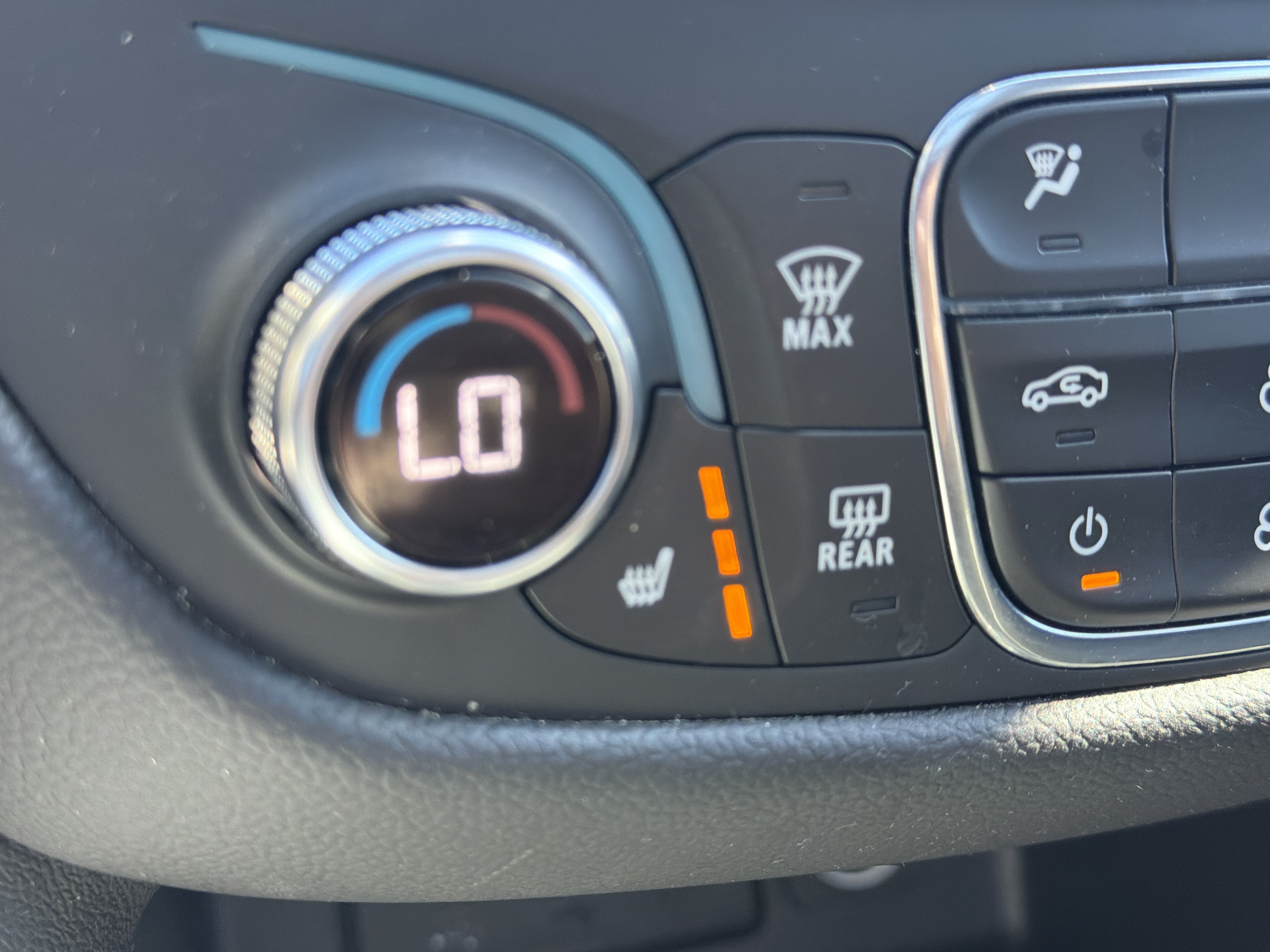 Used 2023 Chevrolet Equinox LT AWD/4WD image 29