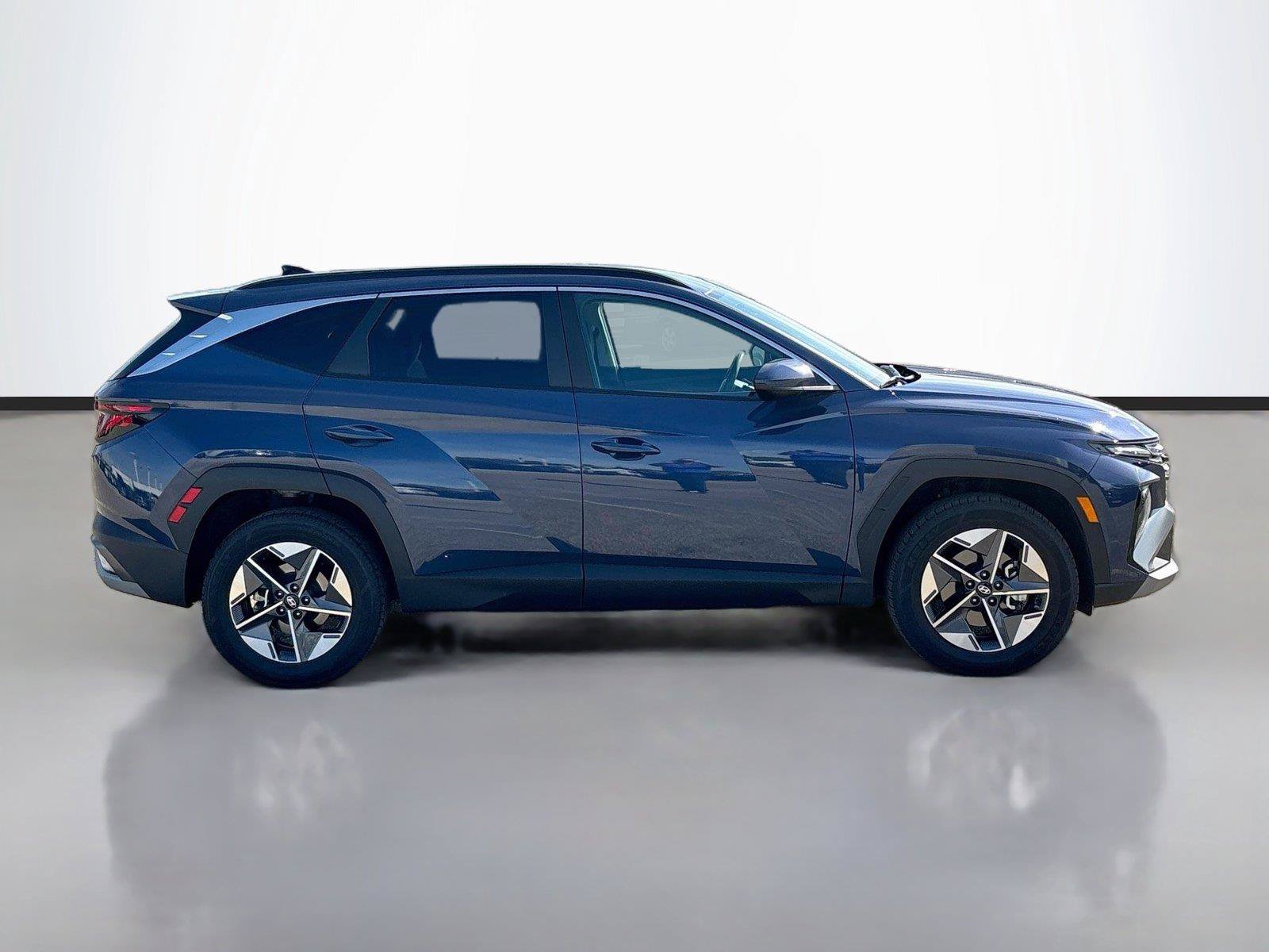 Certified 2025 Hyundai Tucson SEL AWD/4WD image 17