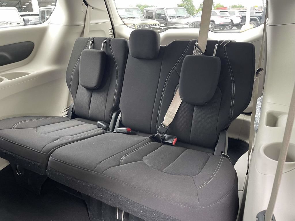 Certified 2023 Chrysler Voyager LX FWD image 21