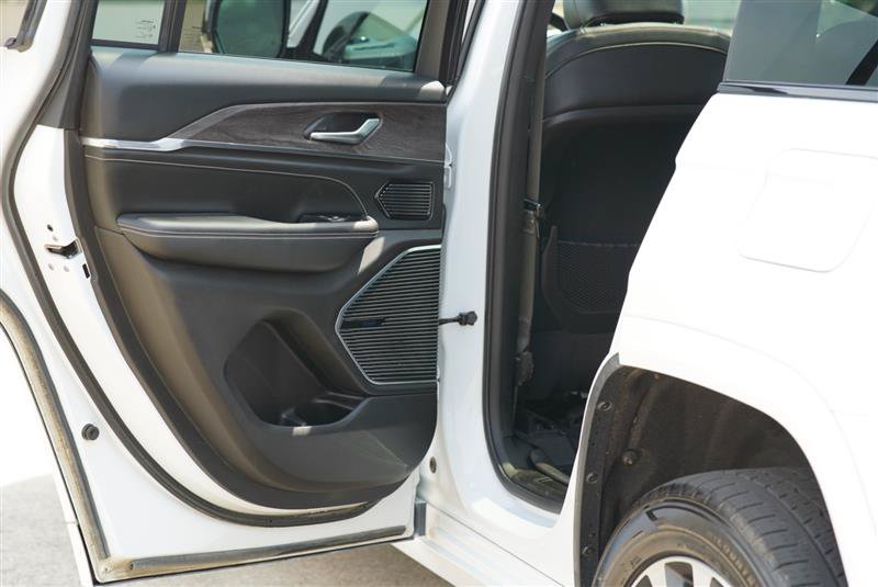 Used 2023 Jeep Grand Cherokee Overland AWD/4WD image 84