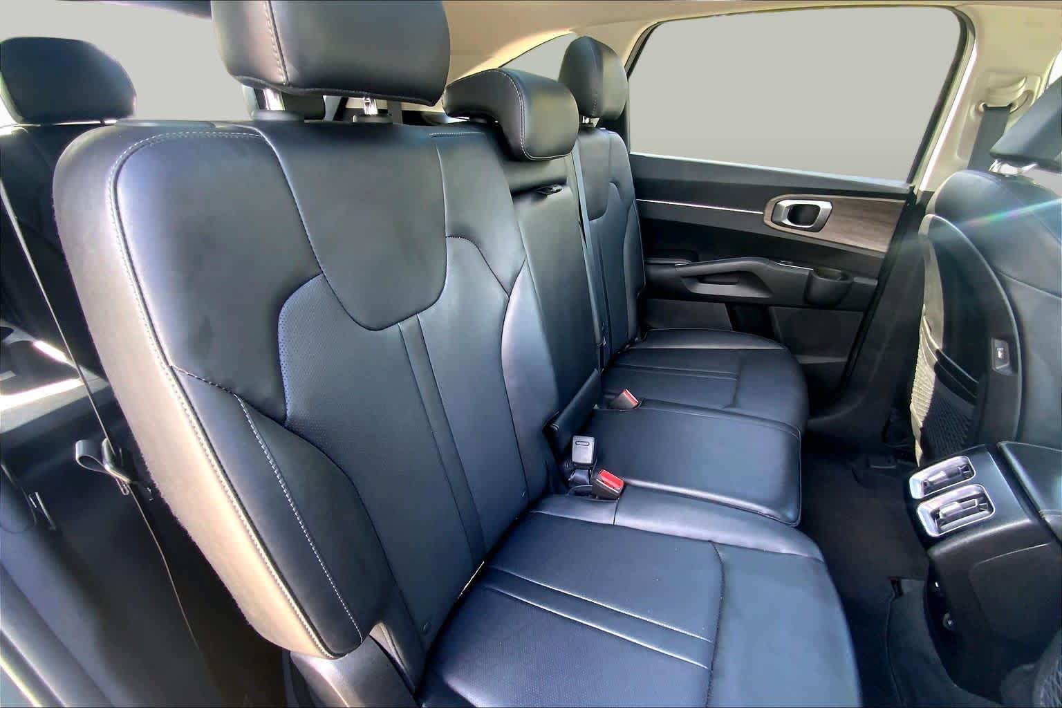 Used 2022 Kia Sorento S w/ Panoramic Sunroof Package AWD/4WD image 19