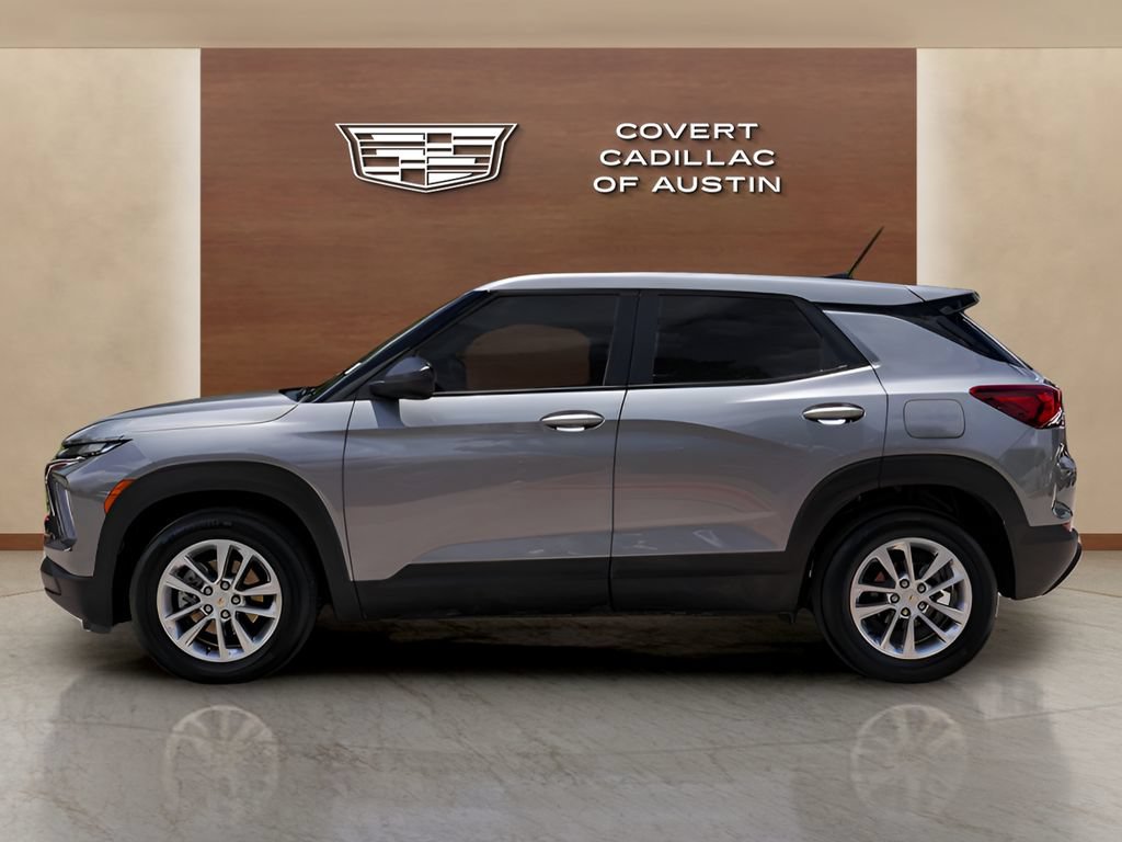 Used 2024 Chevrolet TrailBlazer LS w/ LS Convenience Package FWD image 2