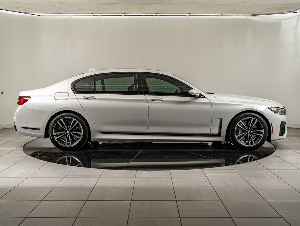 Used 2022 BMW 750i xDrive w/ Autobahn Package AWD/4WD image 4