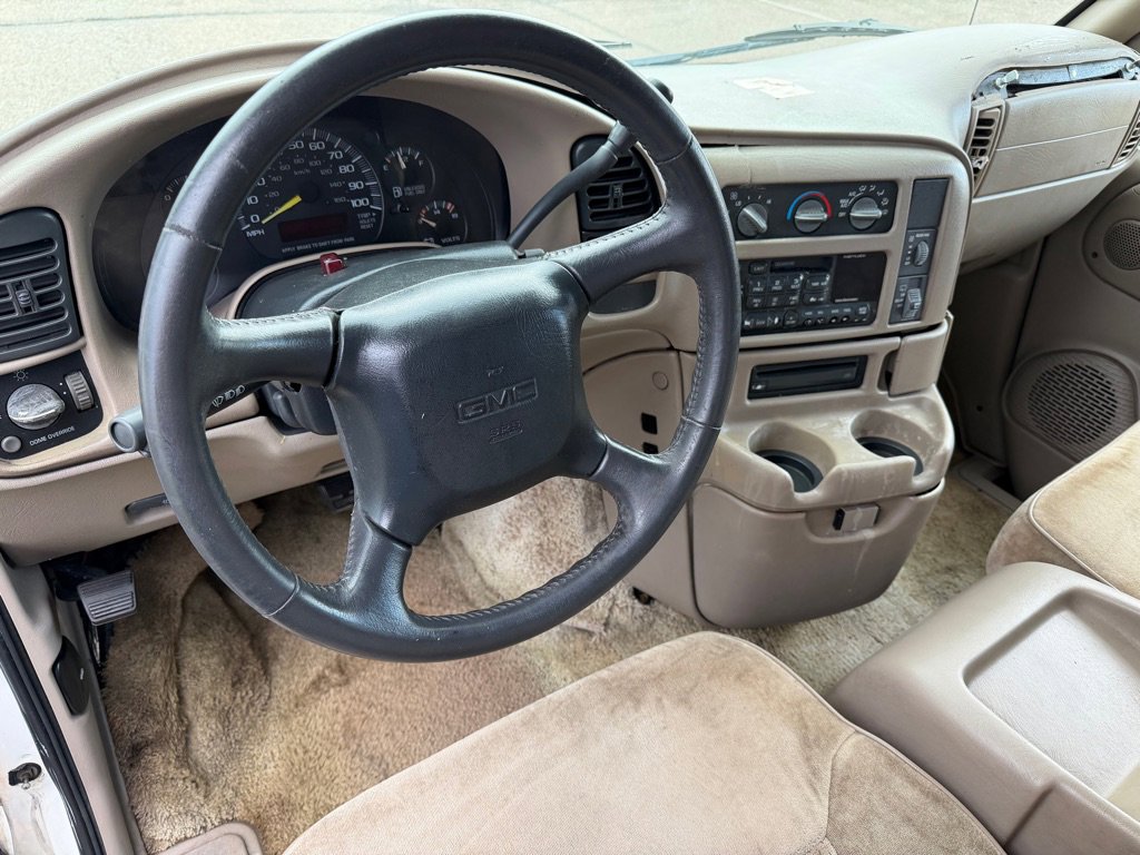 Used 1999 GMC Safari Passenger w/ Marketing Option Pkg 3 RWD image 10