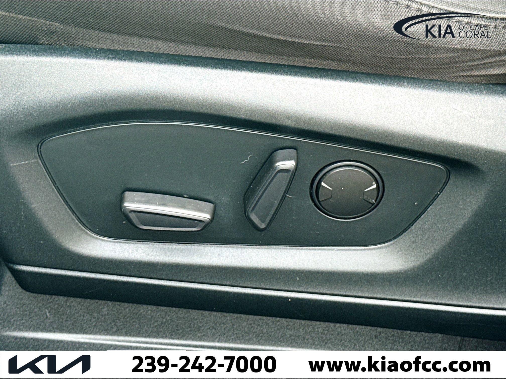 Used 2022 Ford Explorer XLT image 24