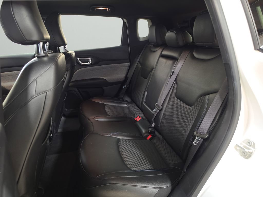 Used 2024 Jeep Compass Latitude image 16