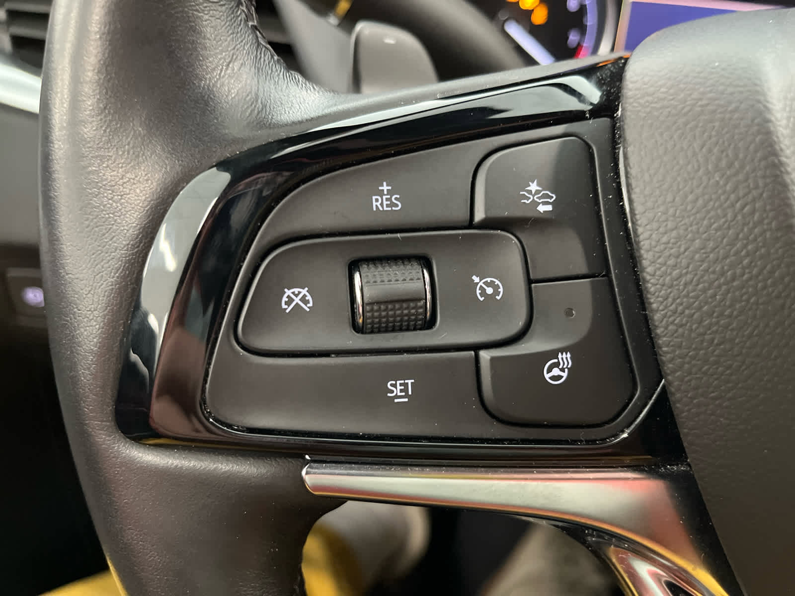 Used 2023 Buick Enclave Essence w/ Experience Buick Package image 24