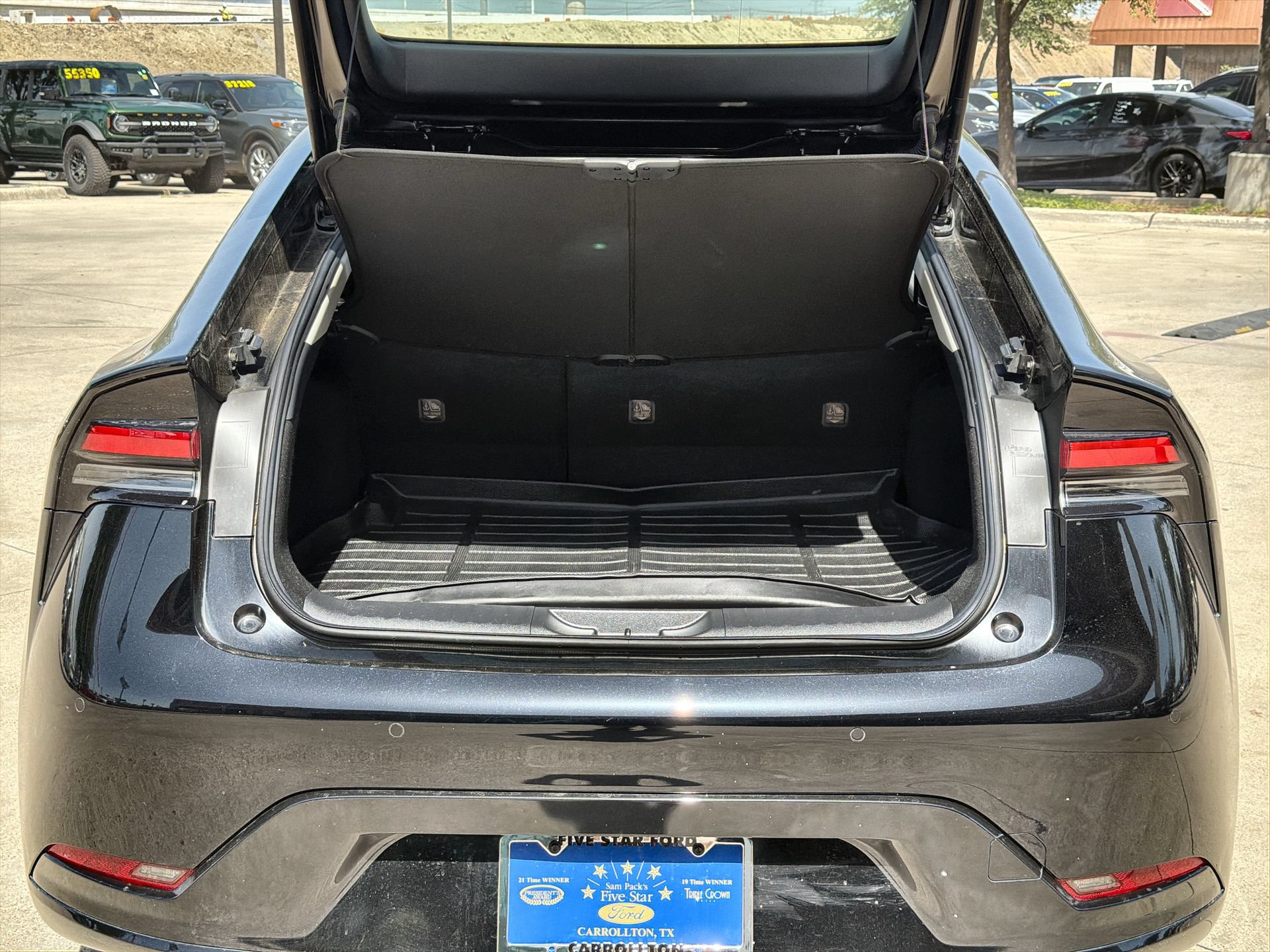 Used 2024 Toyota Prius XLE FWD image 23