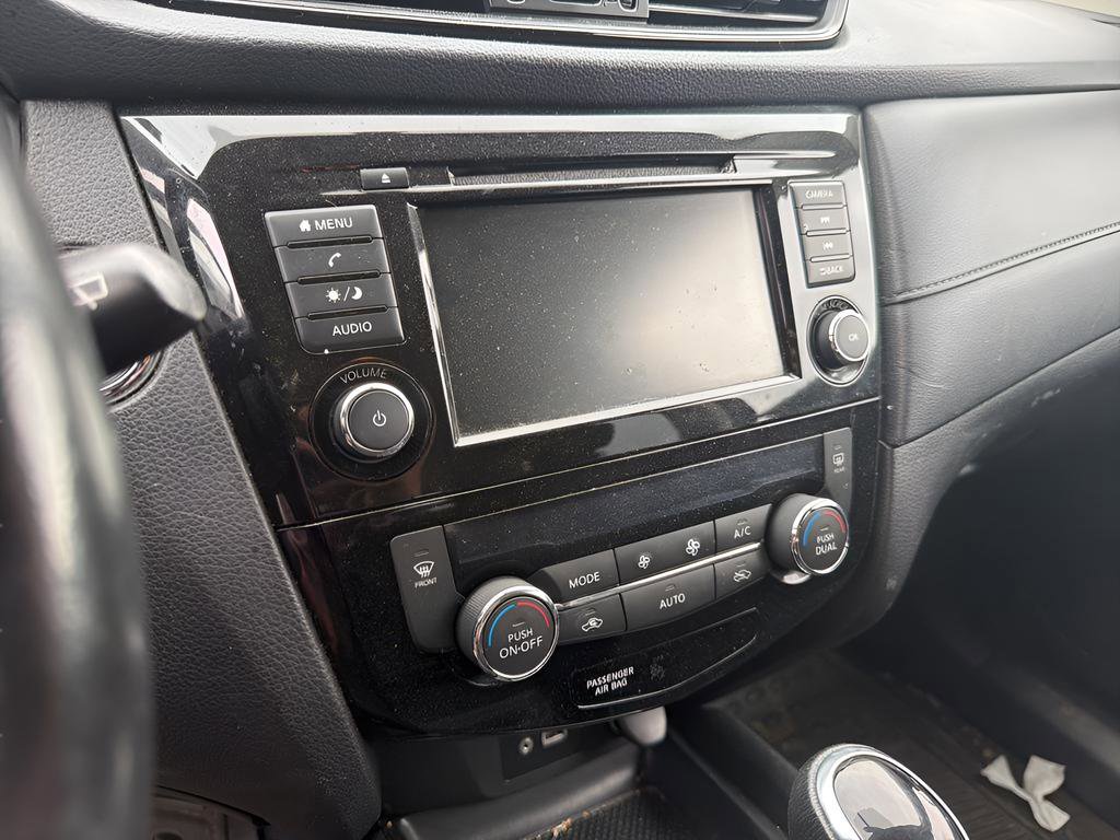 Used 2018 Nissan Rogue SV image 13