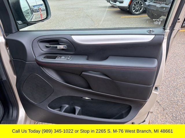 Used 2014 Dodge Grand Caravan R/T w/ Driver Convenience Group image 34