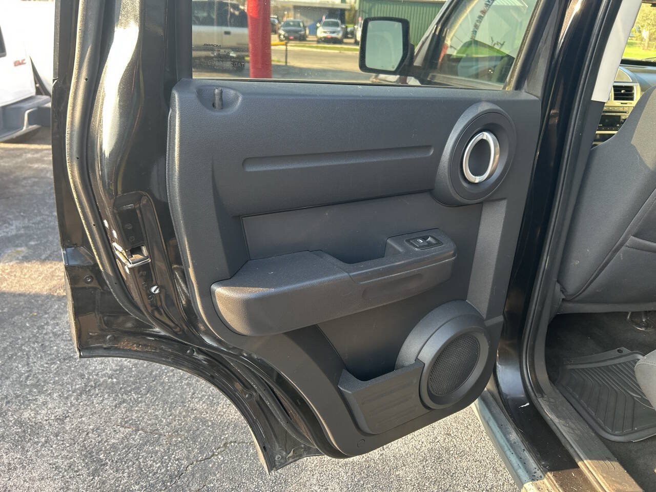 Used 2011 Dodge Nitro Heat AWD/4WD image 14