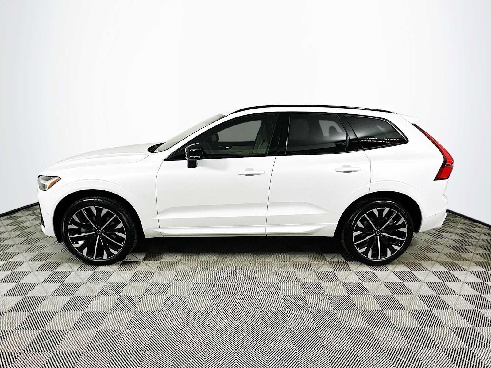 New 2026 Volvo XC60 B5 Ultra w/ Climate Package PRO AWD/4WD image 4